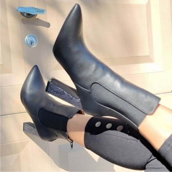 Ankle zip pointed block animal print heel - Picture 5 of 7